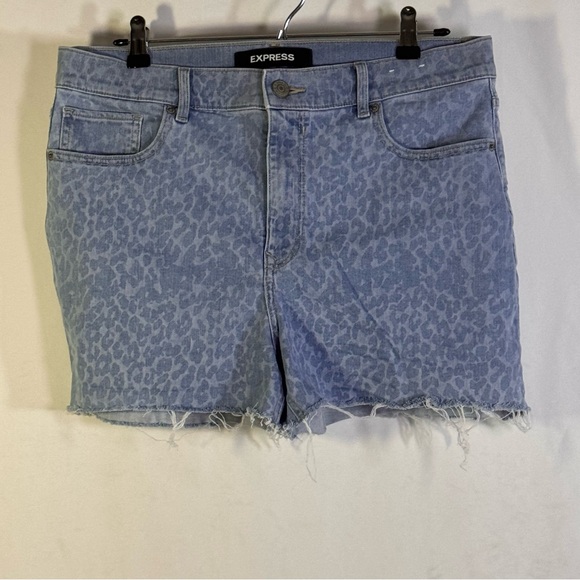 EXPRESS Original Midi High Rise Leopard Print Denim Shorts Size 12 - Picture 4 of 7